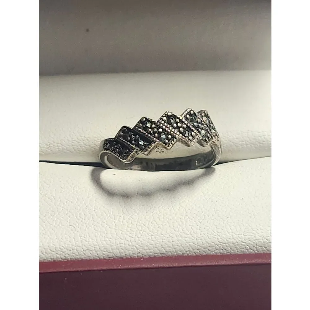 Beautiful Sterling Silver Marcasite Wave Ring Size 7 NF 925 Oxidized